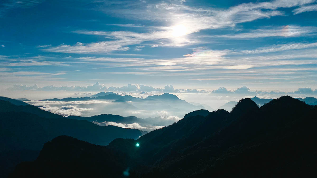 畢祿山頂的雲海,這是第三日一早江還在帳篷休息時,我忍不住先登上山頂去拍的。 (山岳攝影師其實是我就對了?)